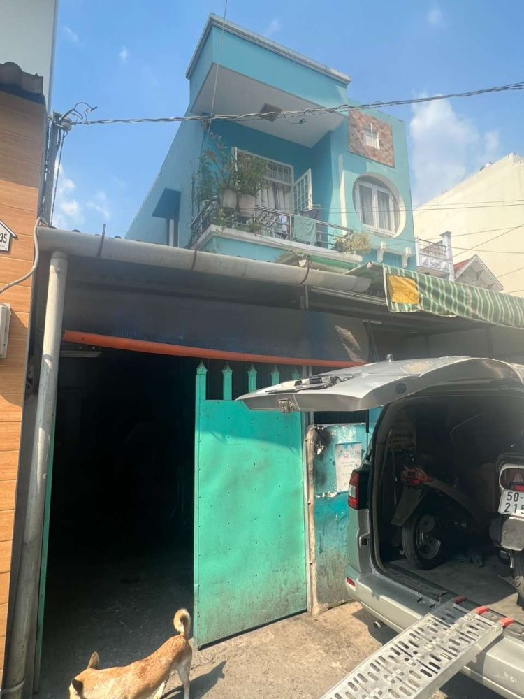 160m² Townhouse in District 7, Vietnam No. 15710