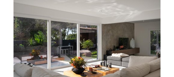 5 bedrooms Villa in Cascais, Portugal No. 204536 9