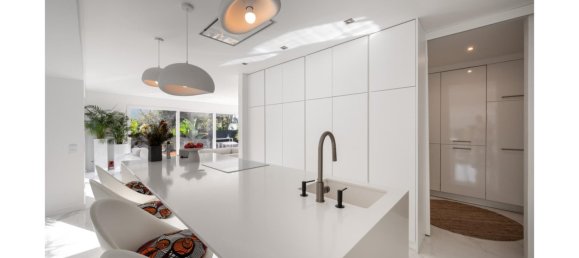 5 bedrooms Villa in Cascais, Portugal No. 204536 16