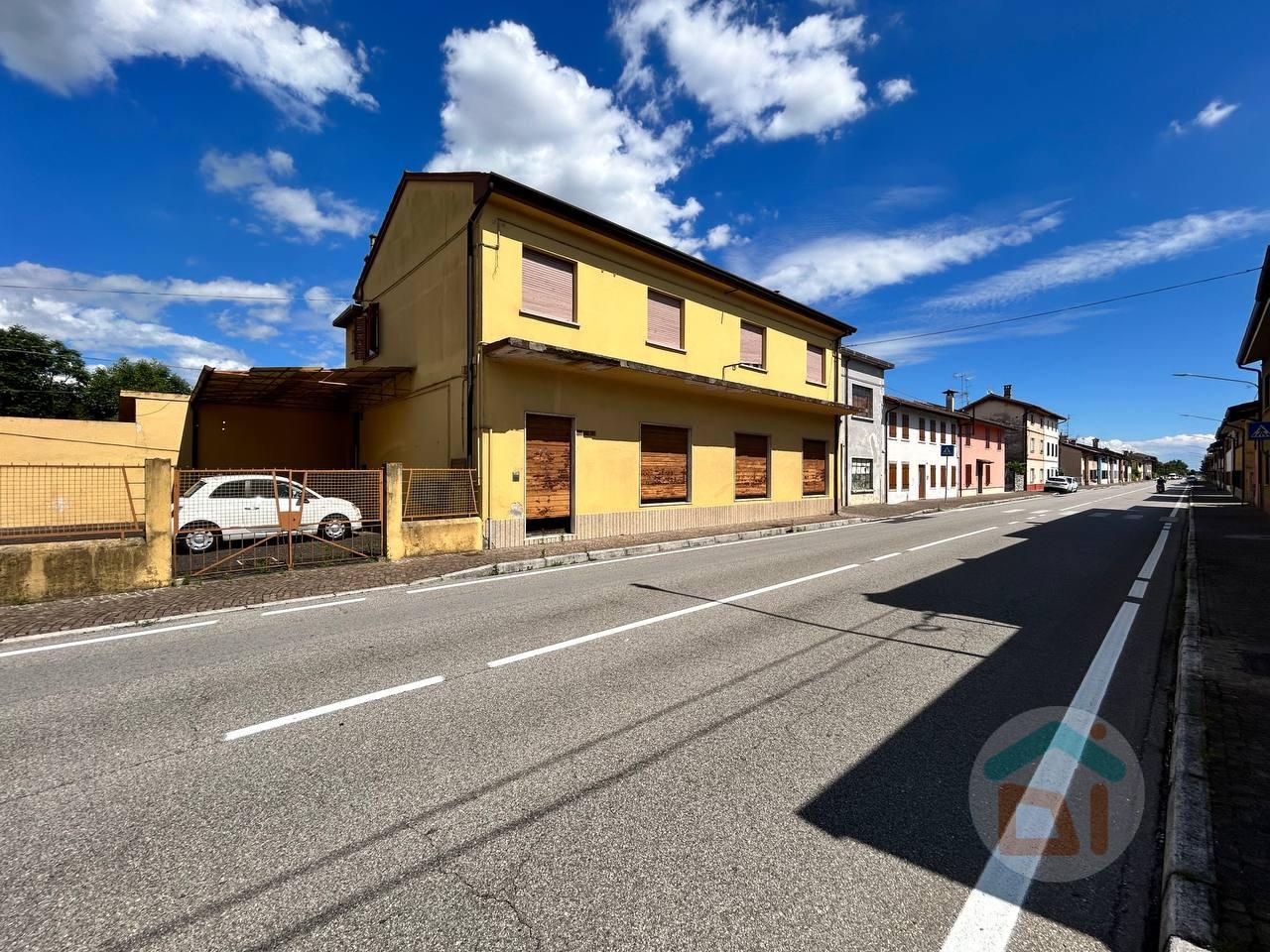 5غرفة بناية في Gorizia, Italy رقم 74409