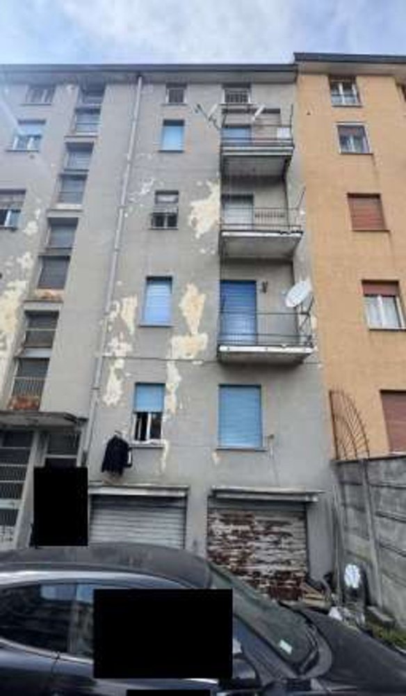 3 rooms Apartment in Legnano, Italy No. 259221