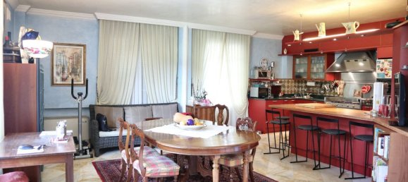 33 rooms Villa in Montecarlo, Italy No. 51016 17