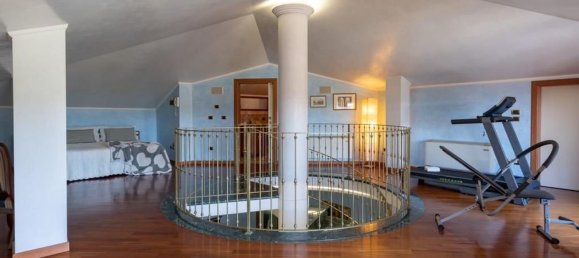 33 rooms Villa in Montecarlo, Italy No. 51016 26