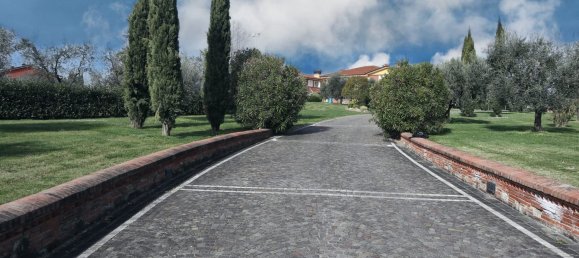 33 rooms Villa in Montecarlo, Italy No. 51016 9