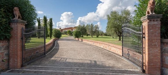 33 rooms Villa in Montecarlo, Italy No. 51016 25