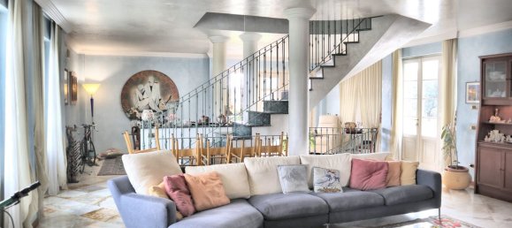 33 rooms Villa in Montecarlo, Italy No. 51016 15