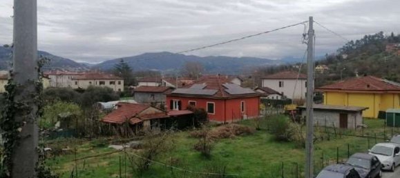 3 rooms Apartment in Follo, Italy No. 265190 2