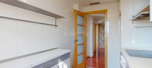 Apartamento de 3 dormitorios en Zaragoza, Spain No. 21666 14