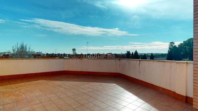 Apartamento de 3 dormitorios en Zaragoza, Spain No. 21666