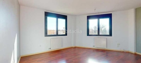 Apartamento de 3 dormitorios en Zaragoza, Spain No. 21666 4