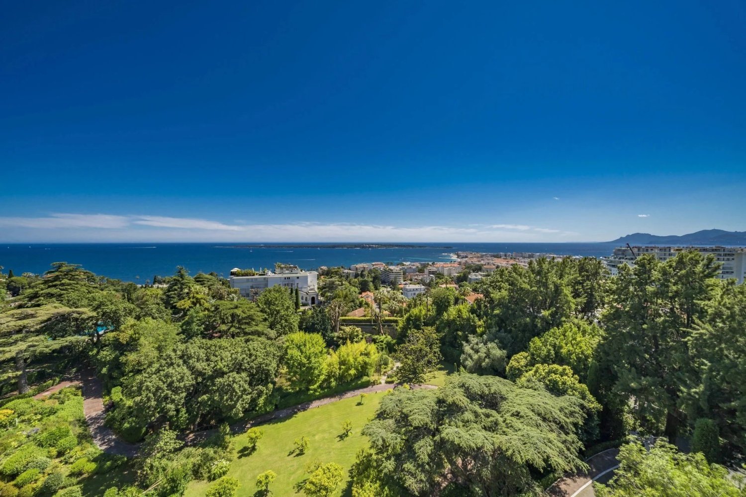 3 bedrooms Apartment in Cannes, France No. 114