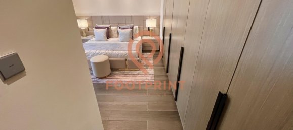 7 bedrooms Villa in Dubai, UAE No. 24635 4