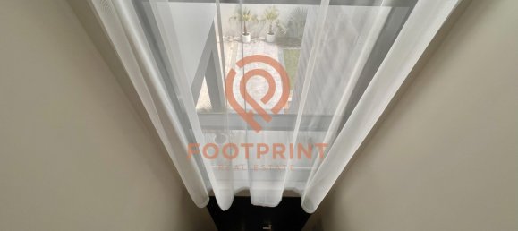 7 bedrooms Villa in Dubai, UAE No. 24635 2