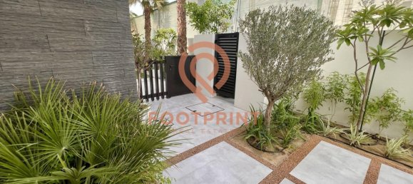 7 bedrooms Villa in Dubai, UAE No. 24635 16