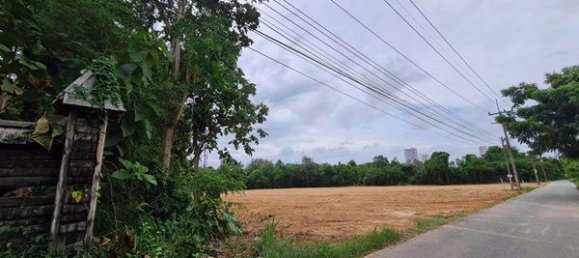  Commercial property in Bang Sare, Thailand No. 4939 3