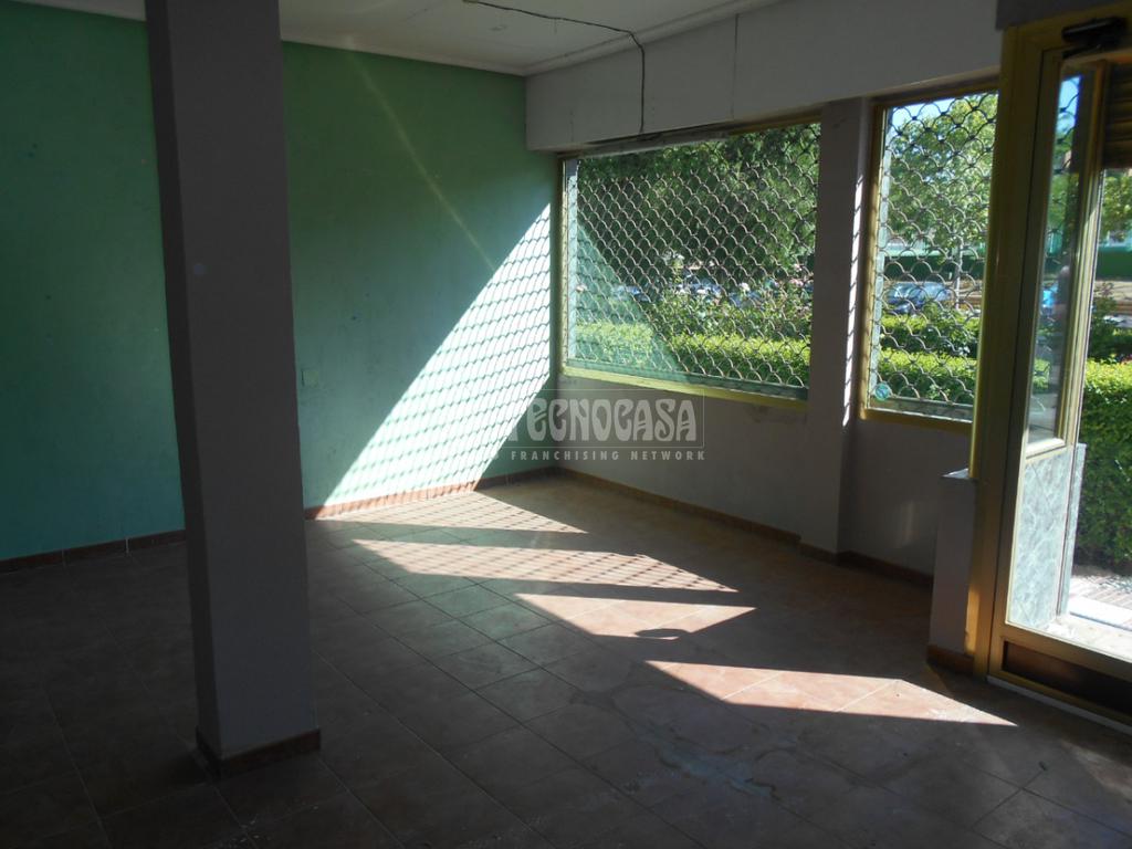 Propiedad comercial en Móstoles, Spain 190 m² No. 230477