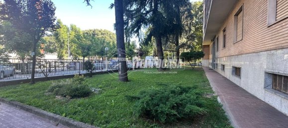 2 bedrooms Apartment in Turin, Italy No. 333847 5