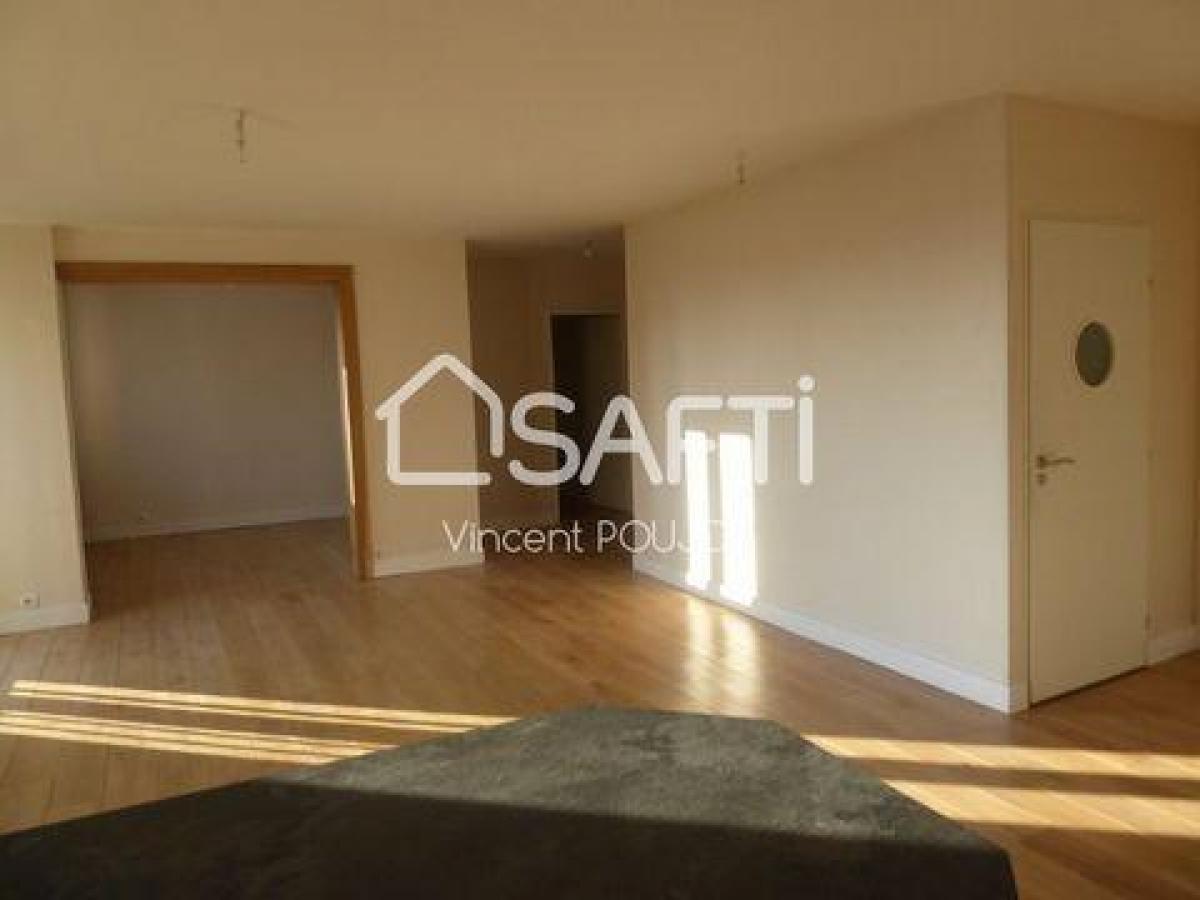 3 غرف نوم شقة في Troyes, France رقم 25924