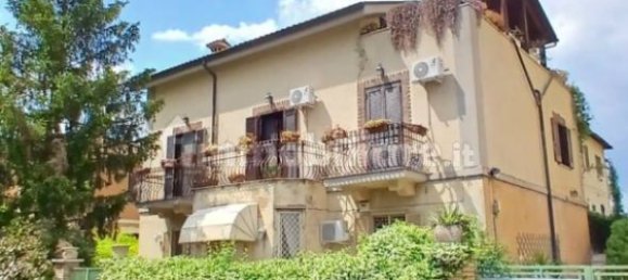 Apartamento de 5 dormitorios en Rome, Italy No. 301434 3