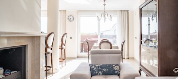 2 bedrooms Penthouse in Estepona, Spain No. 75322 5