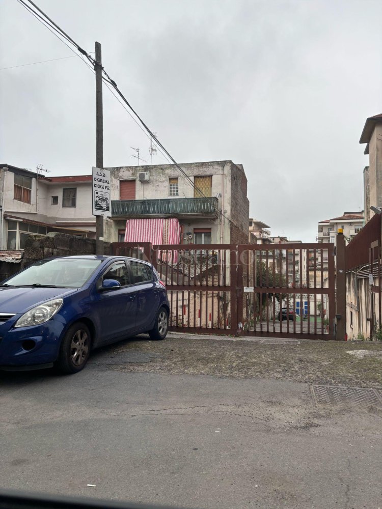 16m² Garage in Catania, Italy No. 84709