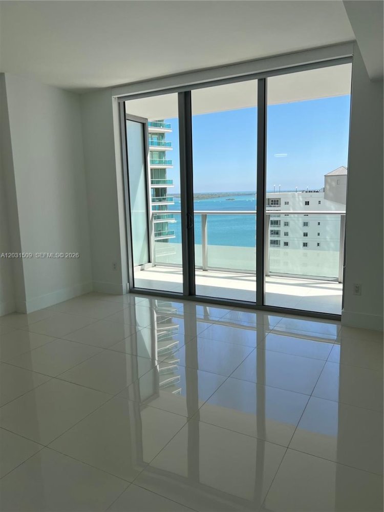 34.84m² Commercial property for rent in Miami, Miami-Dade, Florida, USA № 614980