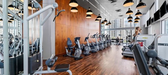 34.84m² Commercial property for rent in Miami, Miami-Dade, Florida, USA № 614980 3