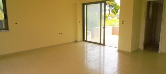 4 bedrooms Commercial property in Loutraki, Greece No. 7902 3