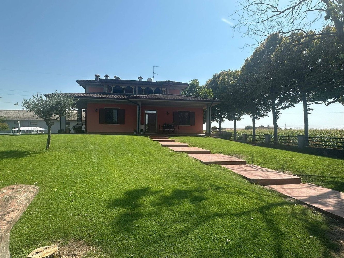 Villa de 6 dormitorios en Ghedi, Italy No. 393373