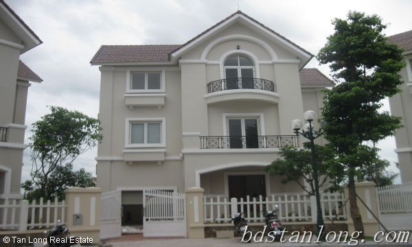 3 bedrooms Villa in Long Bien, Vietnam No. 5638