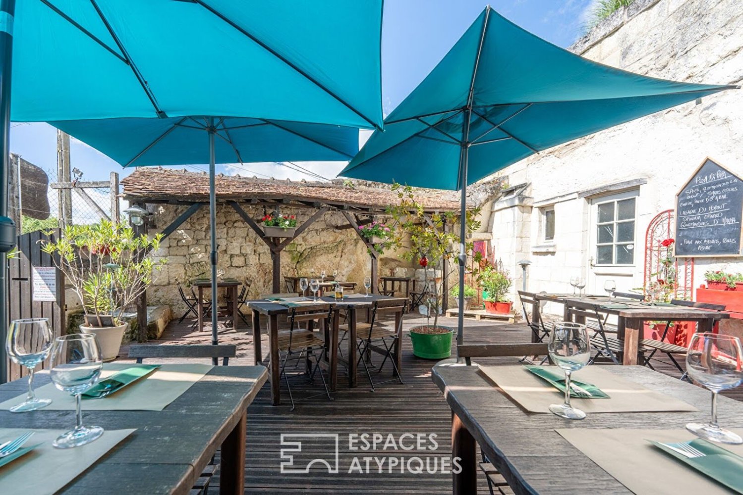 Дом с 5 комнатами в Лош, Франция № 216124