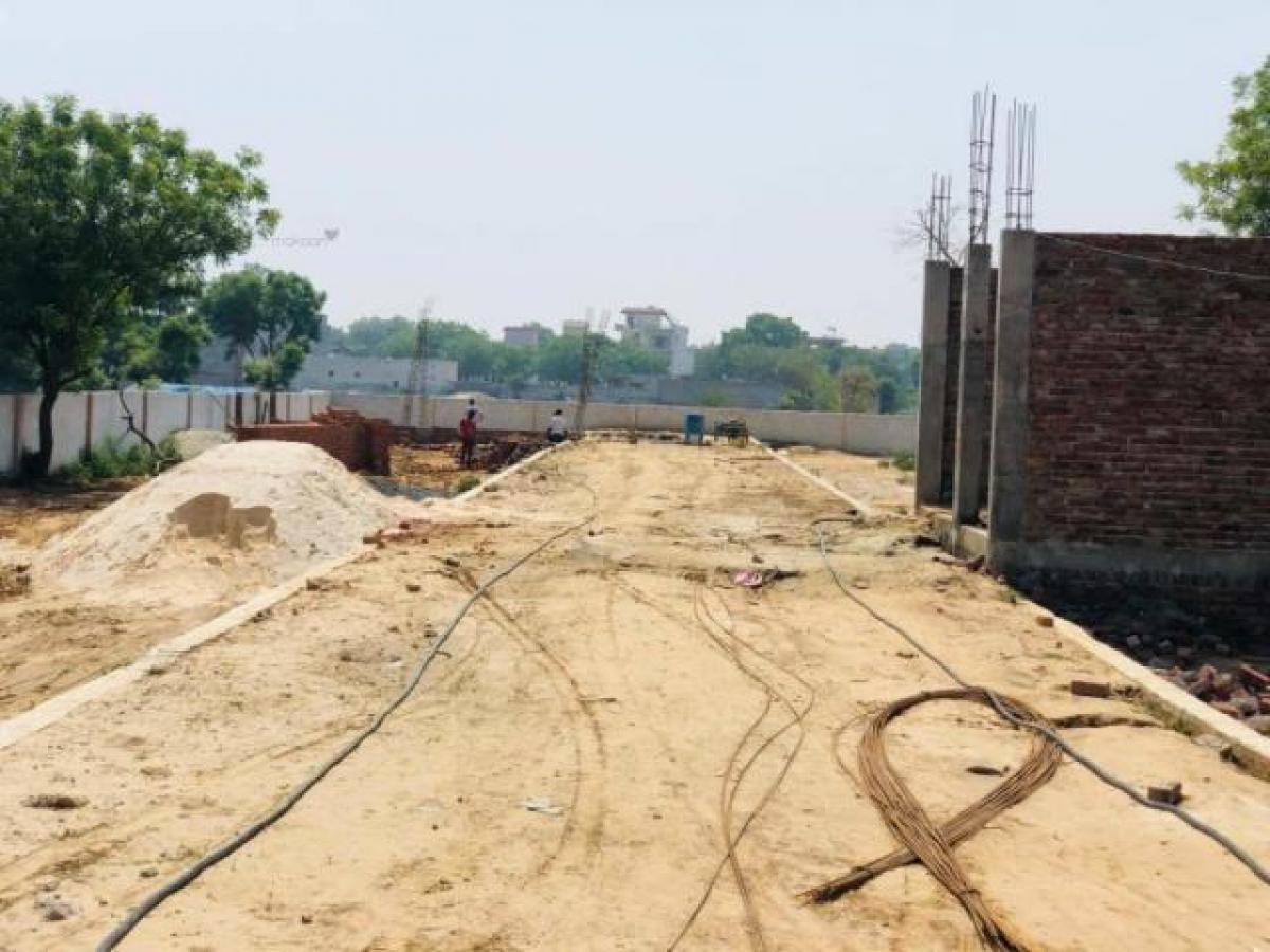 3 Schlafzimmer Haus in Noida, India, Nr. 66906