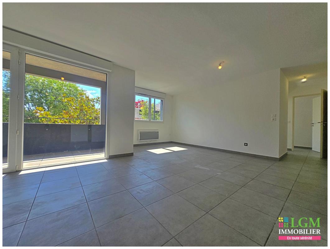 Apartamento de 2 habitaciónes en Lattes, France No. 309040