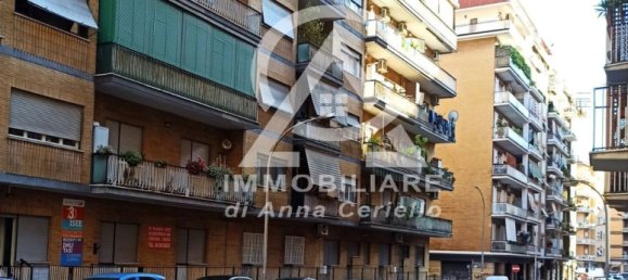 2 rooms Apartment in Rome, Italy No. 259052 2
