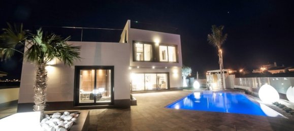 157m² Villa for sale in La Zenia, Alicante, Valencian Community, Spain № 365014 8