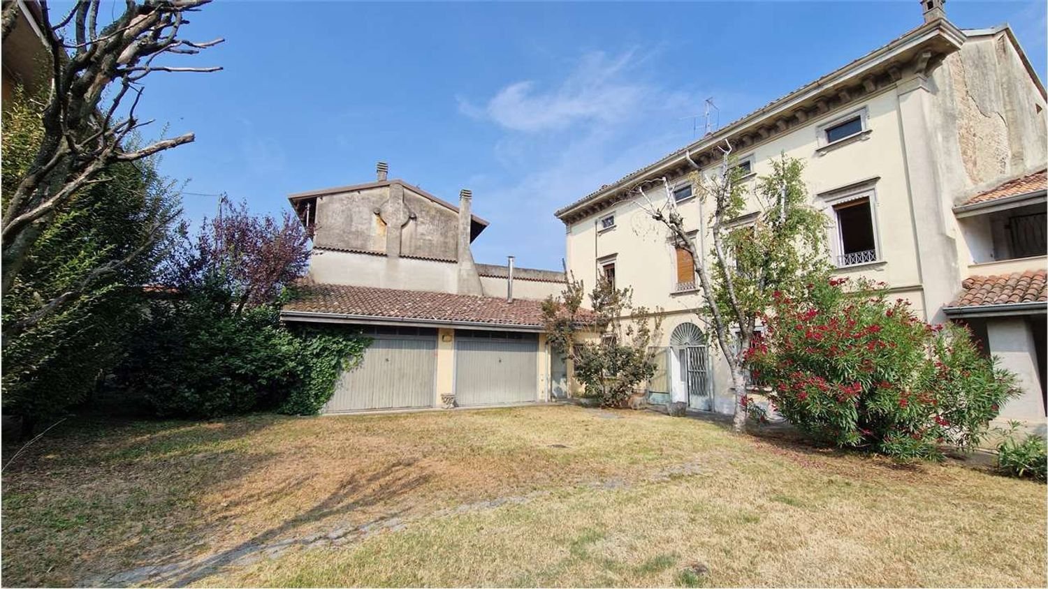 7-salle Villa à Fontanella, Italy No. 180023