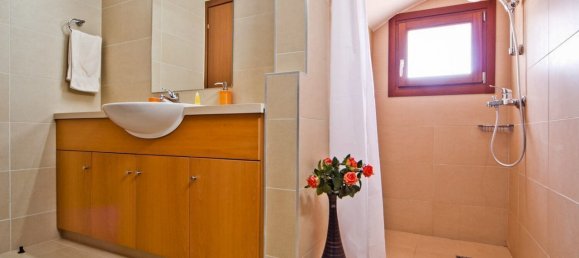 Casa de 3 dormitorios en Paphos, Cyprus No. 9670 5