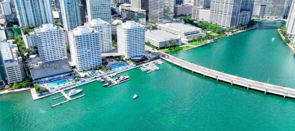 terreno en venta en Miami, Miami-Dade, Florida, USA № 615804 15