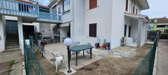 3 bedrooms House in Comacchio, Italy No. 351490 12