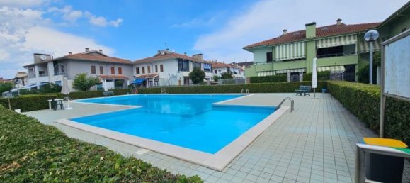 3 bedrooms House in Comacchio, Italy No. 351490 11