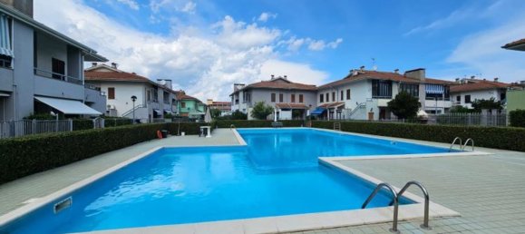 3 bedrooms House in Comacchio, Italy No. 351490 10