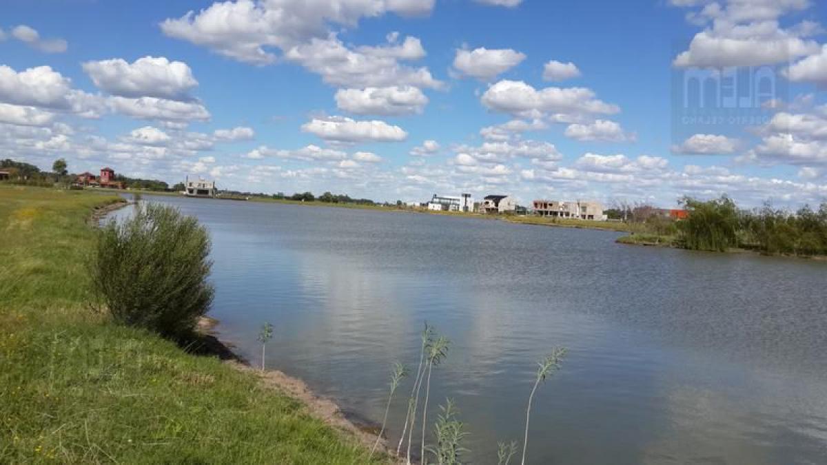  قطعة أرض في San Vicente, Argentina رقم 114053