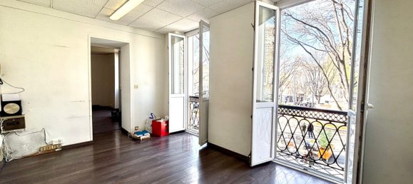 64m² Office in Marseille, France No. 350779 7