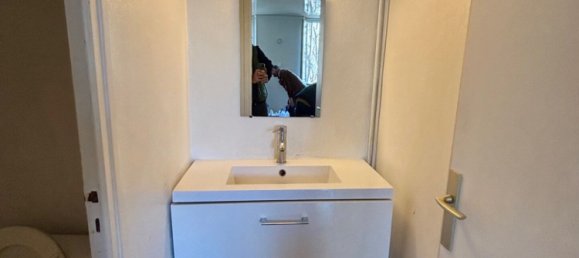 64m² Office in Marseille, France No. 350779 8