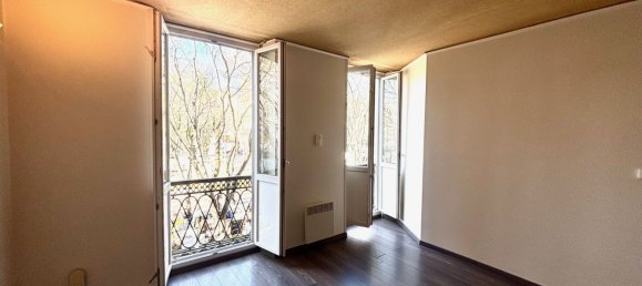 64m² Office in Marseille, France No. 350779 4