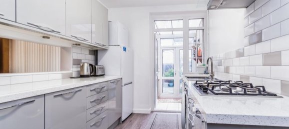 3 Schlafzimmer Haus in Croydon, United Kingdom, Nr. 8137 4