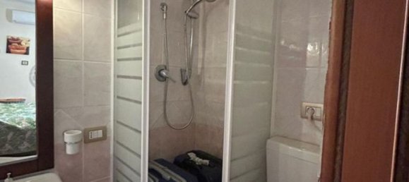 6 rooms Apartment in Rome, Italy No. 190266 28