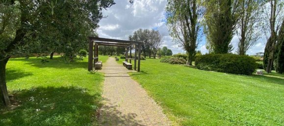 4 bedrooms Villa in Rome, Italy No. 334950 3