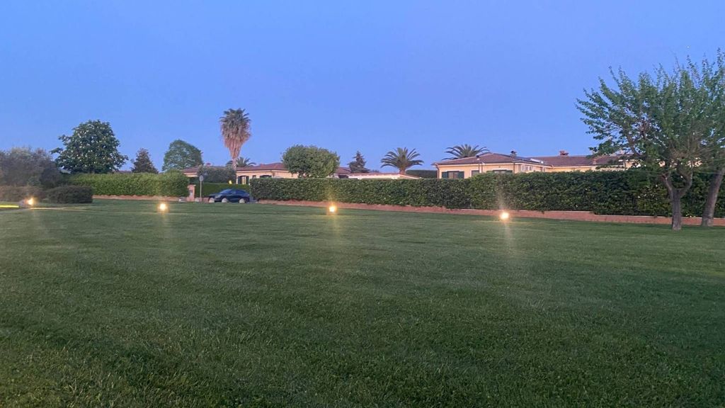 4 bedrooms Villa in Rome, Italy No. 334950