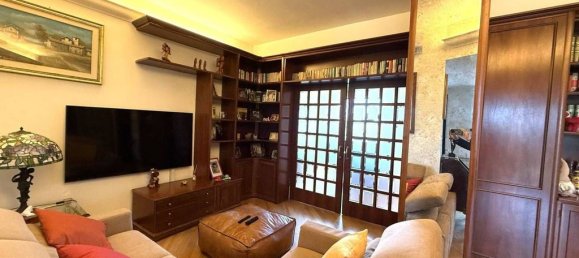 4 bedrooms Villa in Rome, Italy No. 334950 12